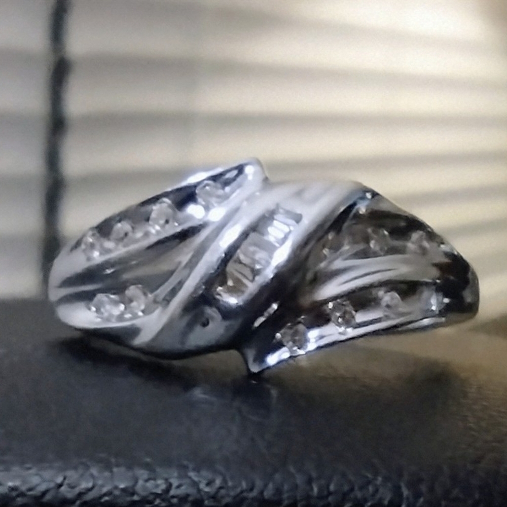 10 Karat White Solid Gold Diamond Cocktail Ring